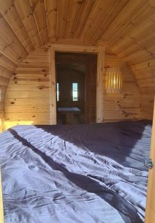 Fredersdorf Apartment | Glamping im beheizten Campingfass auf Leo's Farm