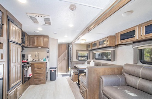 Moab South Valley House | Glamping RV #64 - Fully Setup RV for Glamping #64