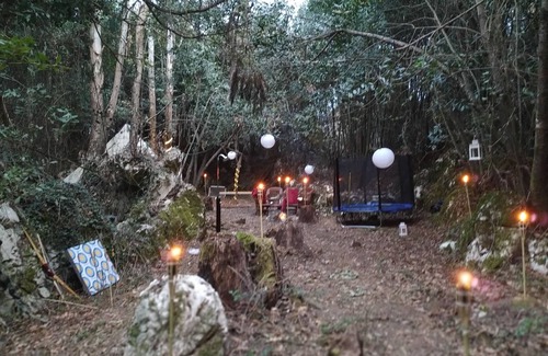 Ruiloba Apartment | Glamping tent in forest by the sea