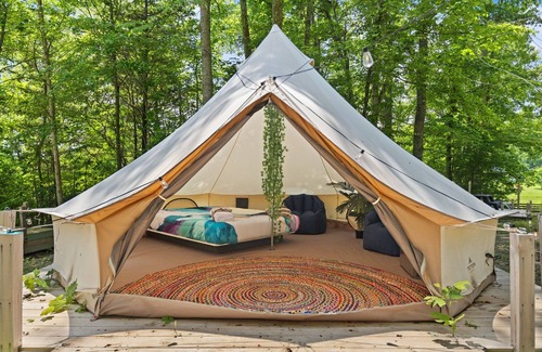 Stanton RV Rental | Glamping Yurt #1 in Red River Gorge with Wooded Views & Bathhouse