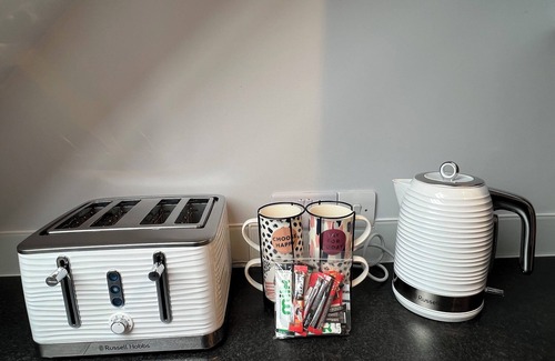 Glastonbury Apartment | Glastonbury Secret Retreat - 1 BD Split-Level Holiday Let Apartment, Sleeps 3