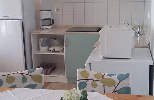 Novi Vinodolski Apartment | Glavas cozy corner apartment 1st floor