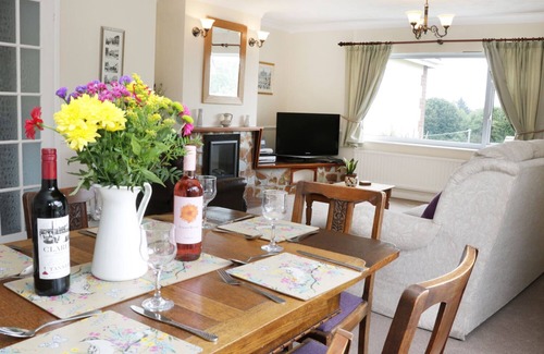 Bishops Castle Cottage | Glebeland