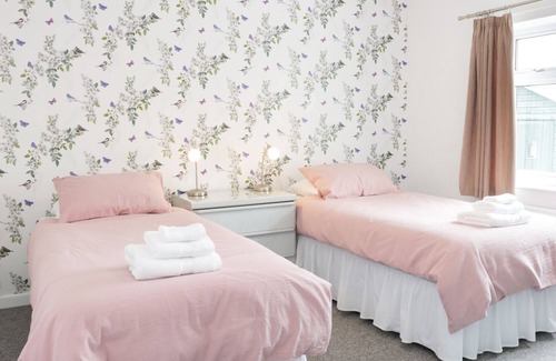 Bishops Castle Cottage | Glebeland