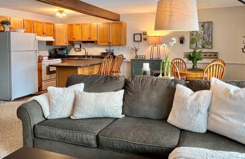 Bartlett Apartment | Glen Condo with Mountain Views Walk to Story Land