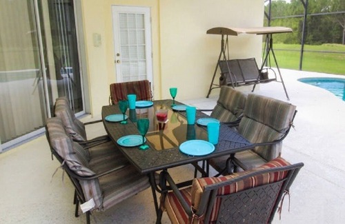 Calabay Parc Villa | Glen Villa - Huge 5 Bed 4 Bath Home Newly Modernized Secluded Pool Deck