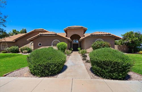 Estate Grove Valencia Est House | Glencove Haven
