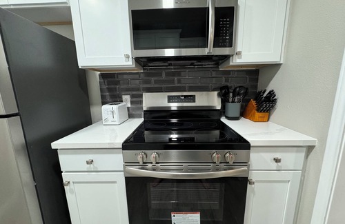 Beaumont Apartment | Glenmeadow Retreat 2BR Sleeps 6!