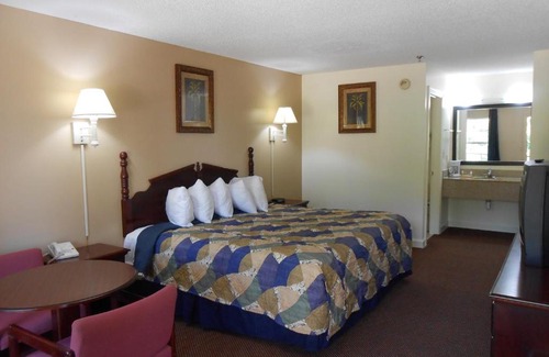 Glennville Hotel | Glennville Inn