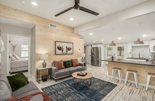 Rovey Farm Estates House | Glenwillow home - minutes from Cardinals Stadium!