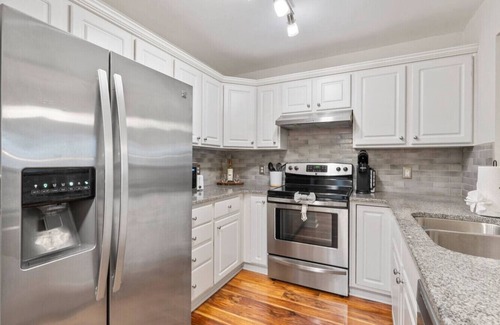 Tuckahoe Apartment | Glenwood Gable- near downtown Raleigh