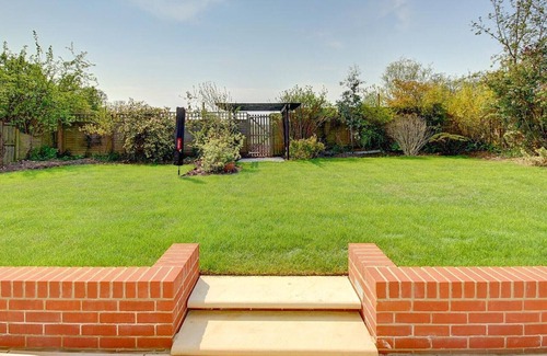 Woodbridge House | Gleve House - Four Bedroom House, Sleeps 7
