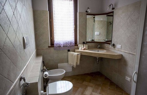 Crocemaroggia Other | Glicine Apartment in Farmhouse with garden and swimming pool