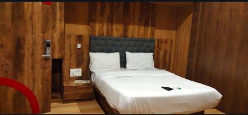 Mumbai Hotel | Glitz Hotels New Pacific - Nr International Airport Mumbai