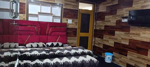 Srinagar House | Global Albaik Holidays