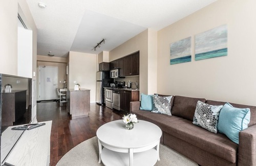 Fort York Condo | GLOBALSTAY. Modern Bright 1Br+DEN Unit in Downtown