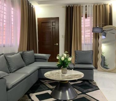 Los Banos House | Glomo's Resthub