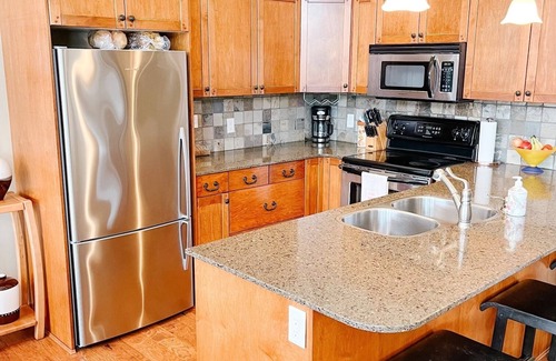 Central Okanagan House | Glorious Lake View 2 Bedroom plus flex room Vacation Home.