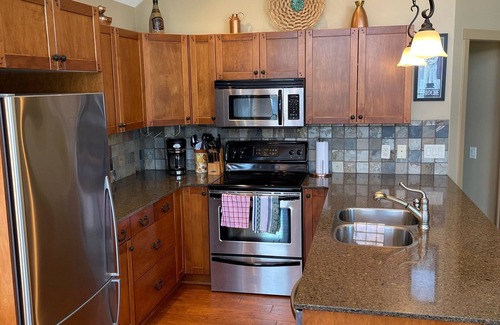 Central Okanagan House | Glorious Lake View 2 Bedroom plus flex room Vacation Home.