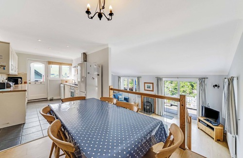 Noss Mayo House | Glorious River Views from this dog friendly 3 bed house in Noss Mayo
