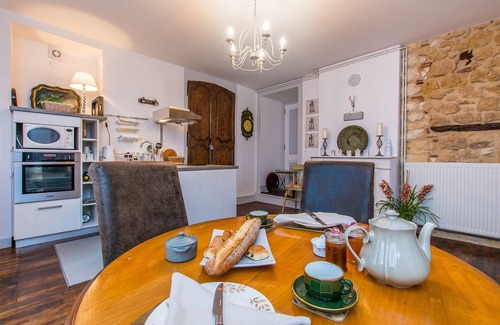 Bergerac Apartment | Glorious riverside town apartment with private garden overlooking La Dordogne .