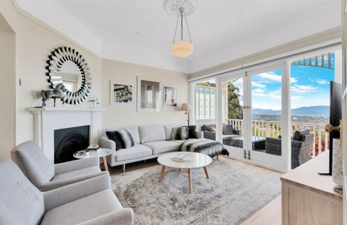 West Hobart House | Glorious Views - beautiful 1925 heritage house
