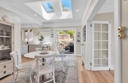 West Hobart House | Glorious Views - beautiful 1925 heritage house