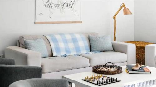 Valla Beach House | Glossies Coastal Retreat - Relax, Escape, Pets on Request