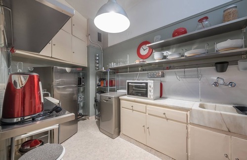Glyfada Apartment | Glyfada Central Walk to Shops, Near Beach