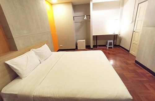 Bang Rak Hotel | GO INN Silom Road - BTS Saint Louis