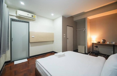 Bang Rak Hotel | GO INN Silom Road - BTS Saint Louis