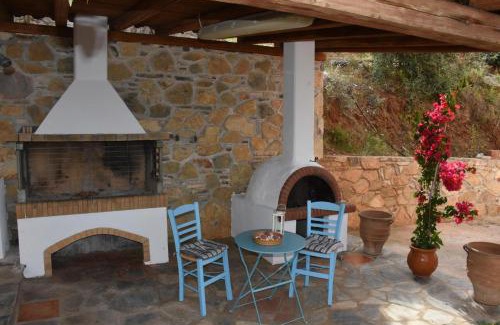 Sourpi Apartment | Goddesses Villa 1 in Nies