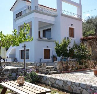Sourpi Apartment | Goddesses Villa 2 in Nies