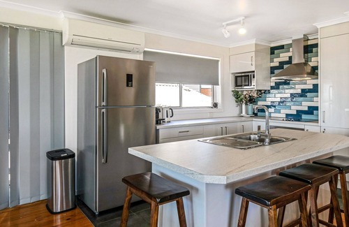 Coronet Bay House | Goku's Shack - Rural and water views with a spa