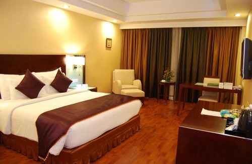 Navalur Hotel | Gokulam Park Sabari-Siruseri SIPCOT