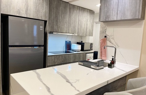 Pantai Indah Kapuk Apartment | Gold Coast PIK Sea View Apartments by LongeSuites