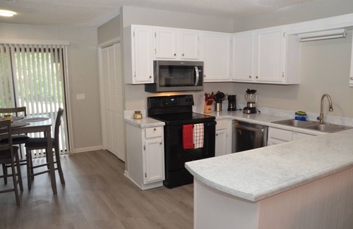 Daleville Apartment | Gold Leaf Getaway: Cozy 2-bd apt in quaint Daleville, Streaming, WiFi, Near Base