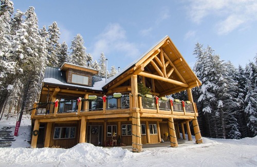 Golden House | Golden Acre Mountain Lodge Dawson suite