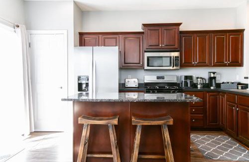 Roseland Apartment | Golden Dome Getaway Townhome Close To ND