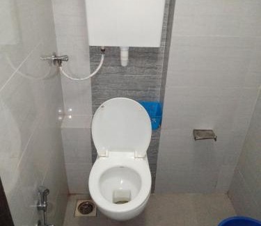 Andheri Bed & Breakfast | golden dormitory