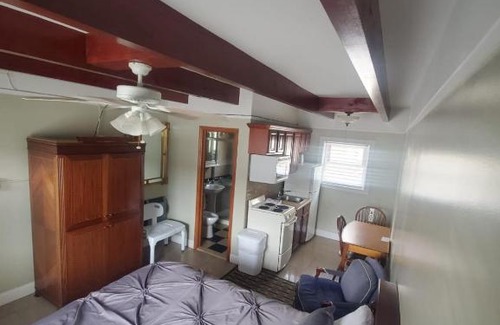 Plattsburgh Hotel | Golden Gate Lodging