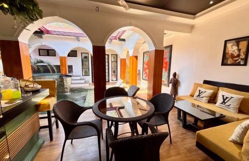 Angeles City House | Golden Gorilla Villa with private pool & jacuzzi