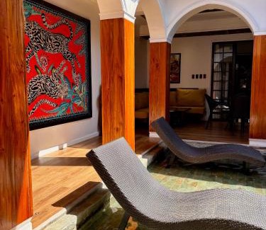 Angeles City House | Golden Gorilla Villa with private pool & jacuzzi