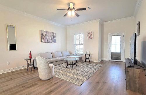 Lake Charles House | Golden Horizon Escape