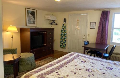 Rock Stream Hotel | Golden Knight Inn and Suites