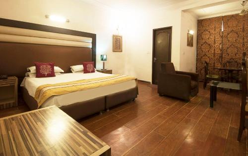 Safdarjung Enclave Hotel | Golden Leaf Hotel