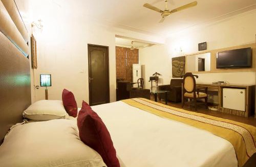 Safdarjung Enclave Hotel | Golden Leaf Hotel