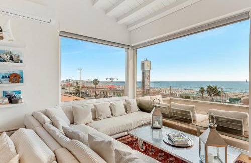 Viareggio Apartment | GOLDEN LUXE - Penthouse Diamond in the sky with a sea view