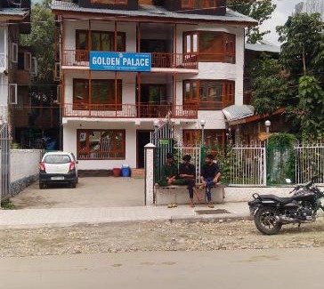 Laripora Hotel | Golden Palace Pahalgam