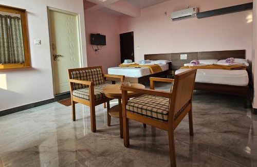 Krishnarajasagar Bed & Breakfast | GOLDEN PALACE RESIDENCY